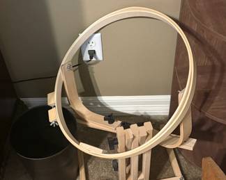 Wooden Embroidery Hoop Stand with Adjustable Hoop Holder