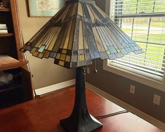 Quoizel Maybeck Arts and Crafts Stained Glass Table Lamp