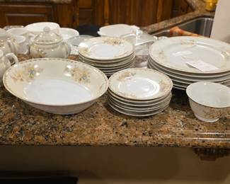 Vintage Noritake Nanarosa Pattern China Dinnerware Set