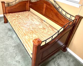 Twin Sized Daybed Frame 