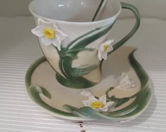 Franz Collection Porcelain Daffodil Teacup, Saucer, and Spoon Set