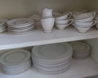 Royal Doulton Tiara H. Dinnerware Set