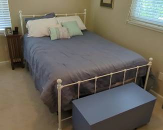 White Metal Twin Bed Frame with Spindle Headboard and Footboard
