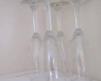 Clear Glass Wine Glasses B