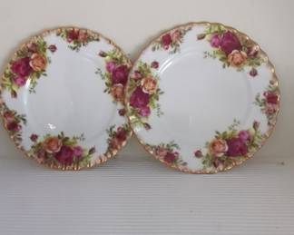 Royal Albert Old Country Roses Plates (Set of 2)