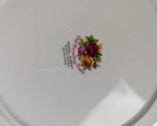 Royal Albert Old Country Roses Plates (Set of 2)