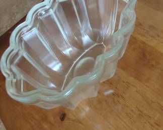 Glass Fluted Serving Bowl with Scalloped Edge