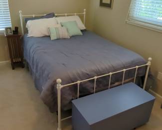 White Metal Twin Bed Frame with Spindle Headboard and Footboard