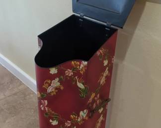 Vintage Chinoiserie Tole Waste Paper Bin second image