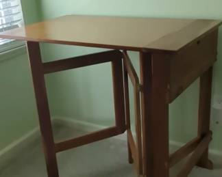 Drop Leaf Gateleg Table