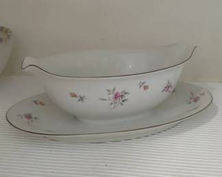 Harmony House Rosebud Gravy Boat with Underplate
