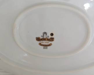 Harmony House Rosebud Gravy Boat with Underplate second image
