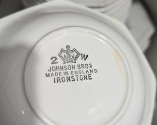 Johnson Brothers Heritage White Octagonal Dinnerware Set