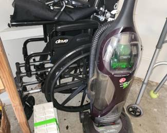 Manual wheelchair with elevating legrests