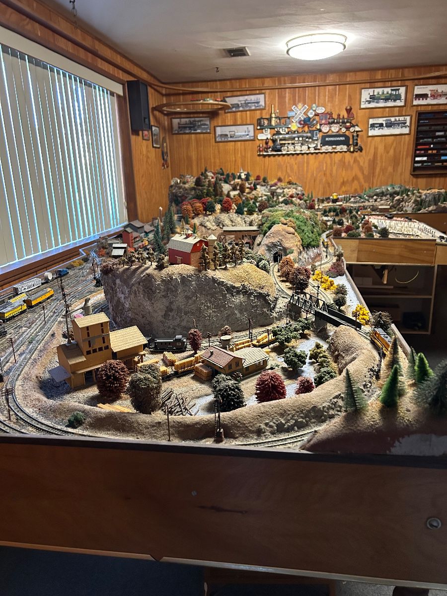 N Scale Model Layout 14 feet x 6’6” AVAILABLE FOR PRE-SALE AT ASKING PRICE $1800 TRAINS IN DISPLAY ARE INCLUDED 