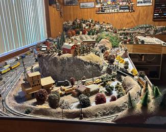 N Scale Model Layout 14 feet x 6’6” AVAILABLE FOR PRE-SALE AT ASKING PRICE $1800 TRAINS IN DISPLAY ARE INCLUDED 