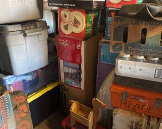 GARAGE ITEMS/CHRISTMAS