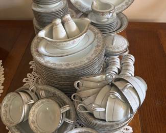 Large Set of Noritake 'Edgewood'