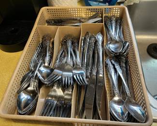 Stainless flatware