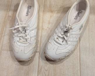 Skechers Womens DLites Fresh Start Athletic Shoes