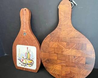 Vintage Wooden Cutting Board Set with Decorative Tile