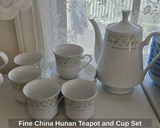 Fine China Hunan Teapot and Cup Set