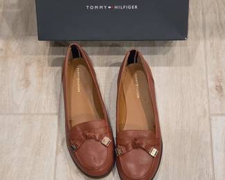 Tommy Hilfiger Womens Leather Loafers