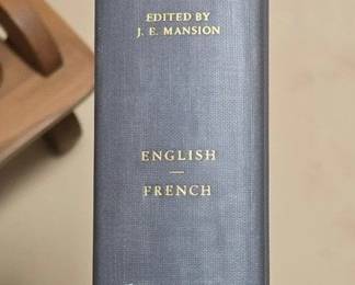 Harraps Standard French and English Dictionary