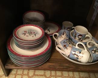 Two patterns of snowman dishes