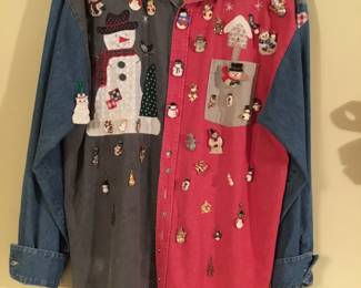 Snowman shirt with pins and earrings