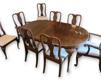 Ethan Allen Solid Mahogany Dining Table w 8 Chairs, 2 Leaves, Protective Cover