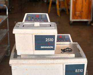 Lot of 2 Branson Ultrasonic Cleaners: Branson 8510R-MT Ultrasonic Cleaner + Branson 2510R-MT Ultrasonic Cleaner