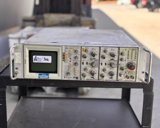 Tektronix 7633 Oscilloscope w/ (2) 7A26 Dual Trace Amplifiers, 7B53A Dual Time Base Plugin Module