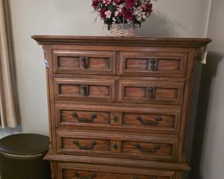 Chest of drawers