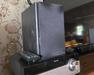 Sony stereo equipment and speakers