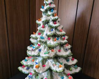 Large VTG ceramic Christmas Tree 