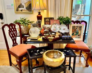 Pedestal granite topped table full of Chinoiserie.