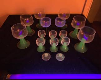 Vtg Uranium Glasses 