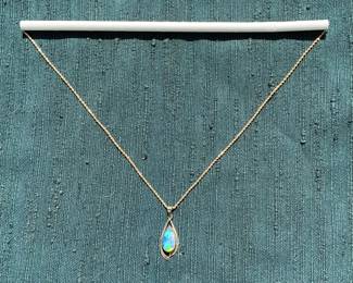 14k Gold Pendant & Chain