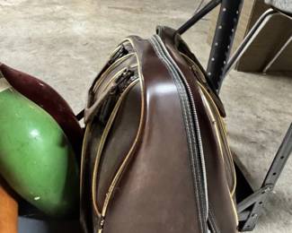 Bowling Ball w/ vtg carrying case