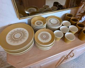 1971 Homer Laughlin MALIBU dish set Mustard White Floral