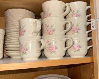 Pfaltzgraff Desert Rose set 105 pieces total