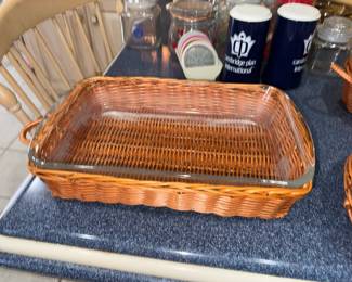 Pyrex baking dish with basket