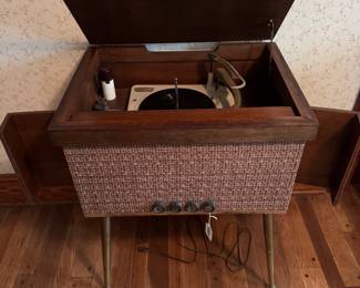MCM Stereo