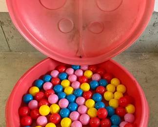 Cute Lady Bug Ball Pit