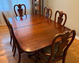 American Drew Dining TableChairs