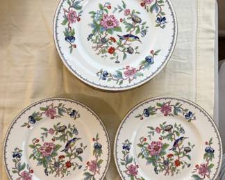 Pembroke pattern by the renowned British manufacturer John Aynsley & Sons