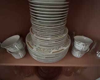 Fine china dinnerware