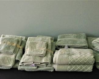 Ives Delorme Bath Sets