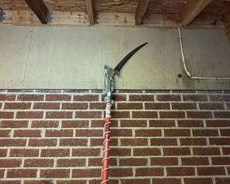 Pole Saw with Curved Saw Blade